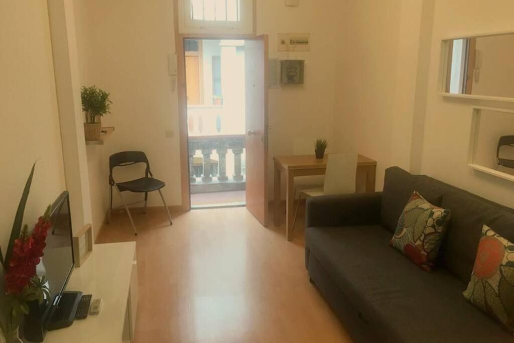 Pretty Apartament برشلونة المظهر الخارجي الصورة