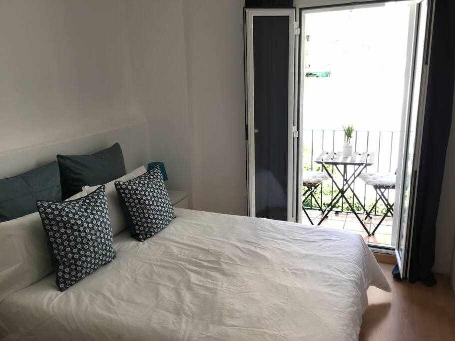 Pretty Apartament برشلونة المظهر الخارجي الصورة